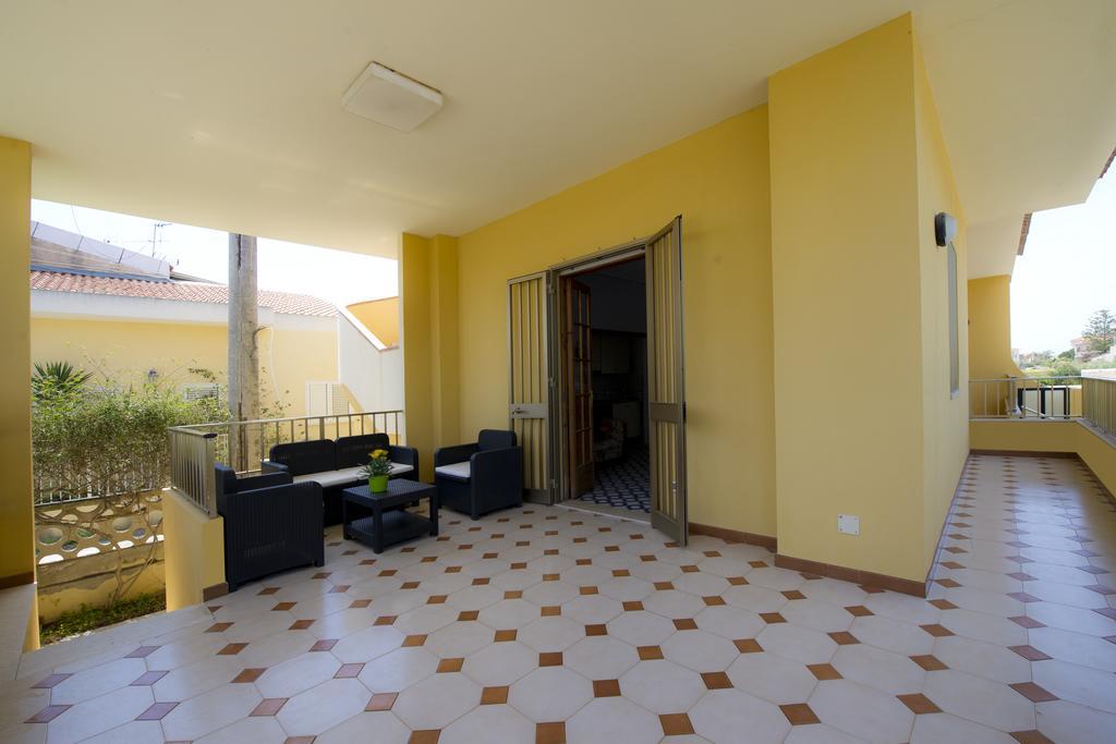B&B Fiori Gialli Caucana Santa Croce Camerina Dış mekan fotoğraf